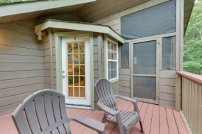 Song of Songs Secluded Hot Tub Close to Area Attractions